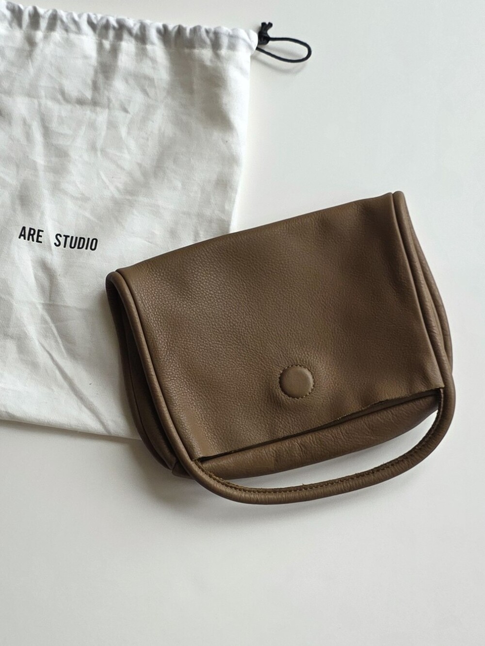 ARE Studio Mano Bag in Toffee